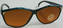 True Vintage Christina lady's fashion marble laminated top w/ True Blue Blocker sunglasses