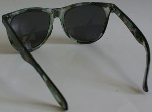 NWT True Vintage sports Cats like style multi-color frame Sunglasses